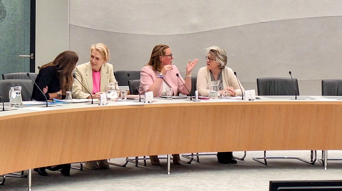 Rondetafelgesprek in Tweede Kamer Rondetafelgesprek in Tweede Kamer